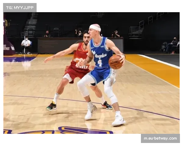 防守赢冠军成联盟共识，高强度对抗与无限换防渐成主流